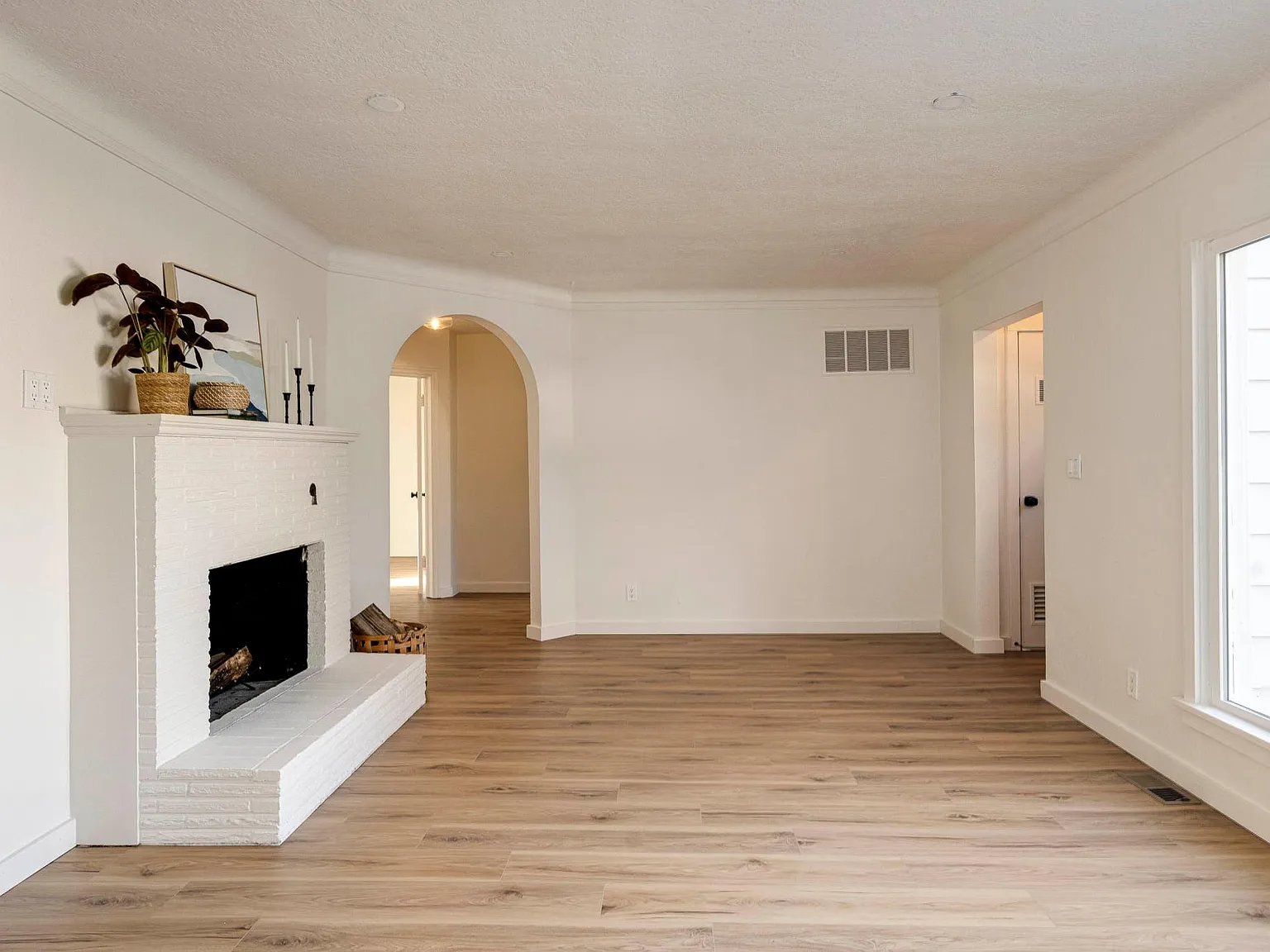 610 SE 5th St — Photo 3