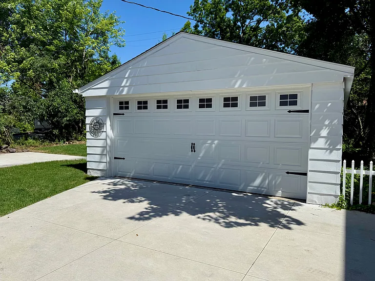 322 Glendale Ct — Photo 4