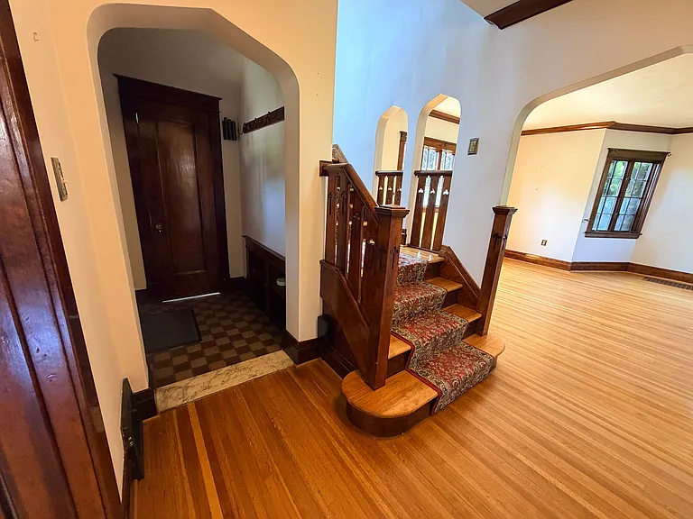 942 Harrison Ave — Photo 11