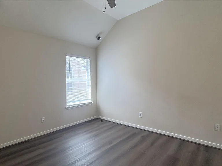 24926 Ranch Lake Ct — Photo 27