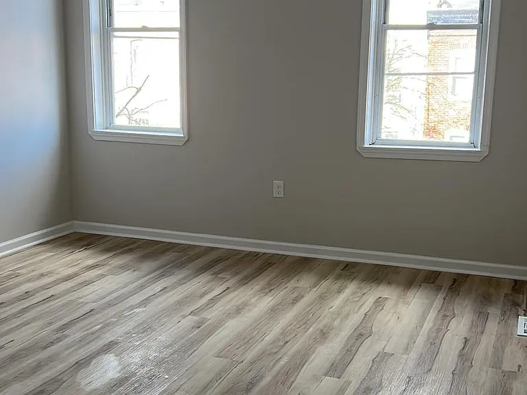 2329 E Fayette St — Photo 6