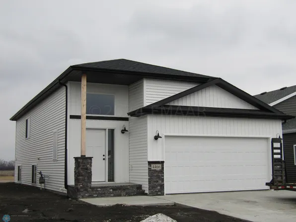 4466 19th St S, Moorhead, MN 56560
