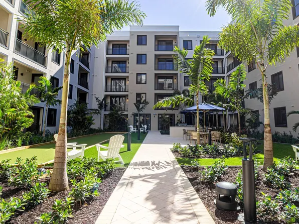 Bimini Square Apartments