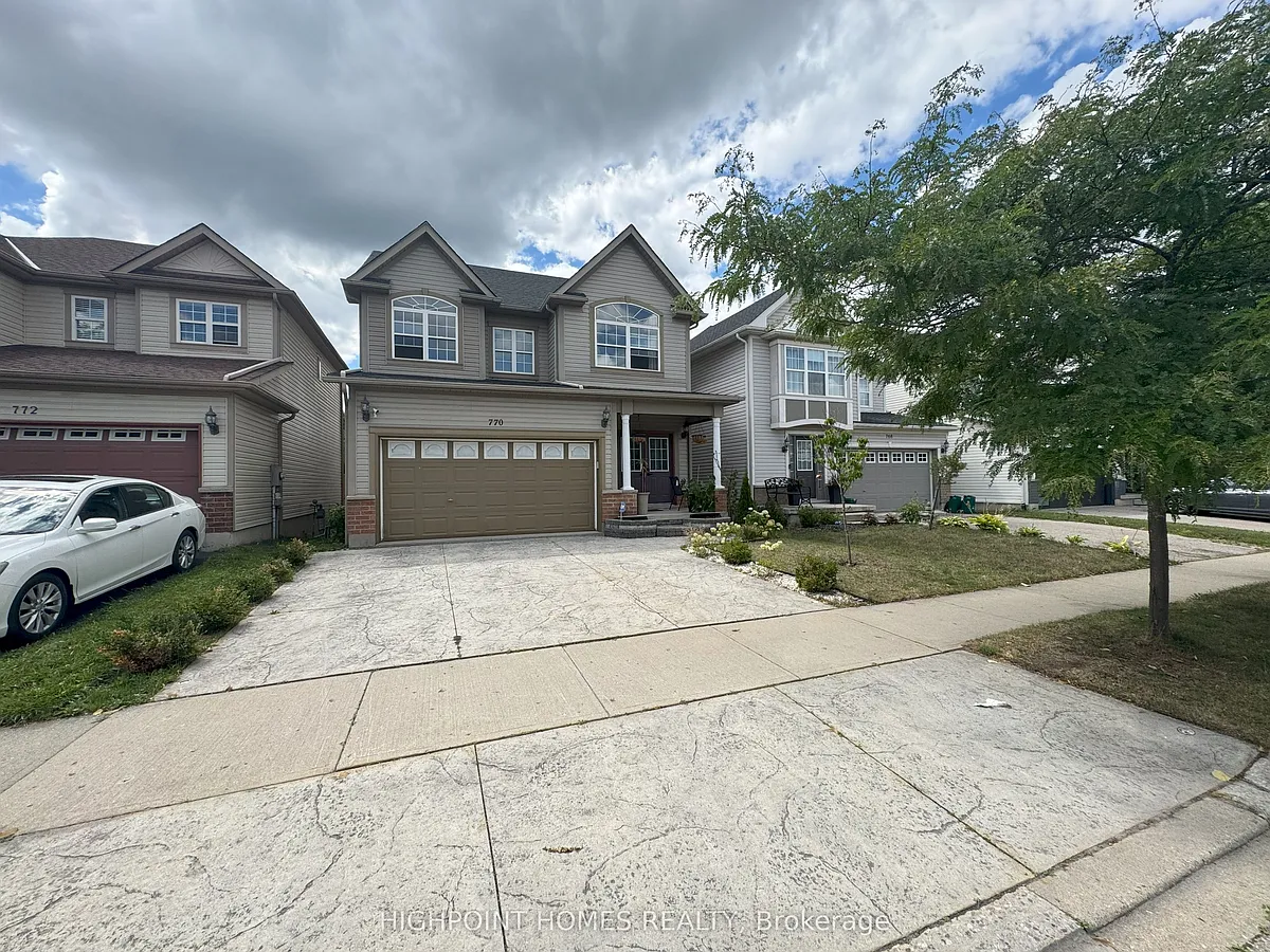 Photo 1 of 34 - 770 Brandenburg Blvd #3 - Waterloo, ON Primary Photo - 770 Brandenburg Blvd #3