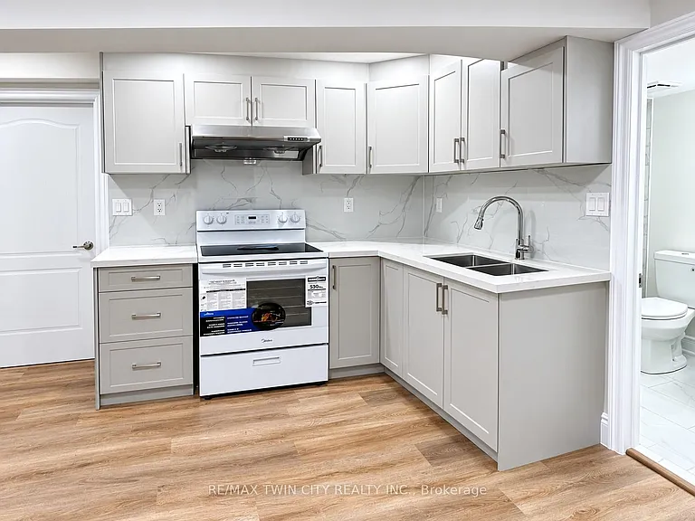 423 Tealby Cres #BASEMENT — Photo 5