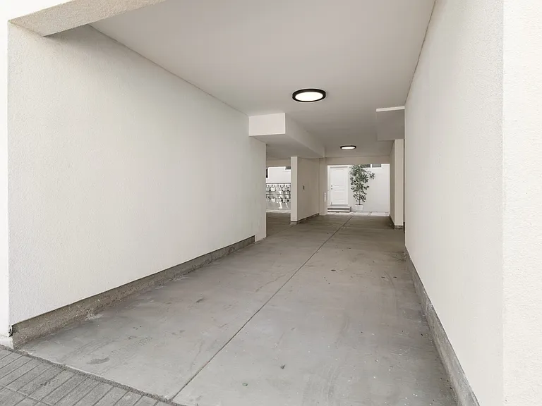 1827 E 4th St #18 — Photo 24