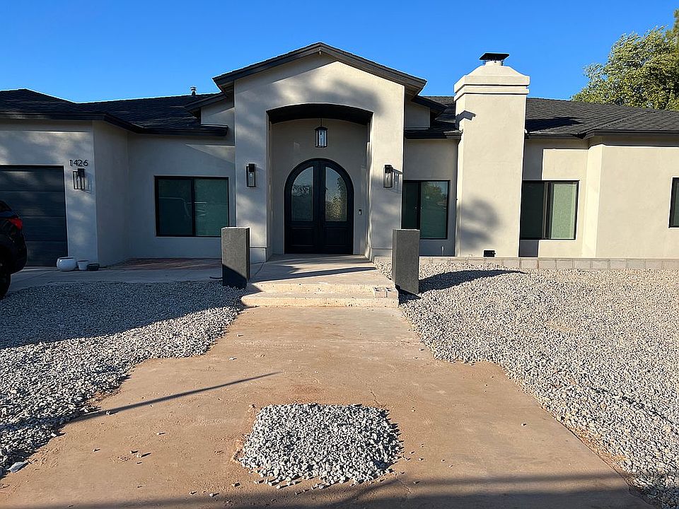 1st image of 1426 E Calle De Arcos St