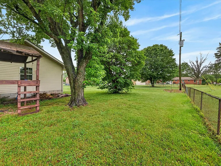 1886 Old Trenton Rd — Photo 40