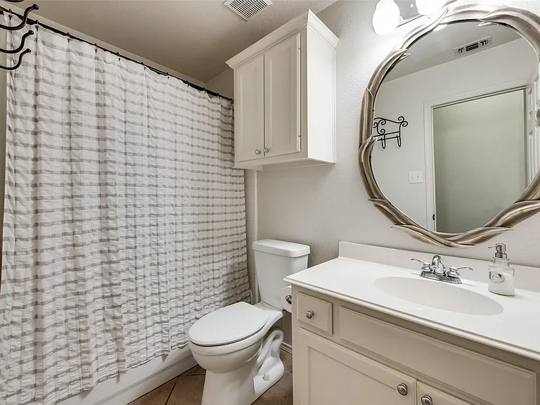 808 Amber Ct — Photo 27