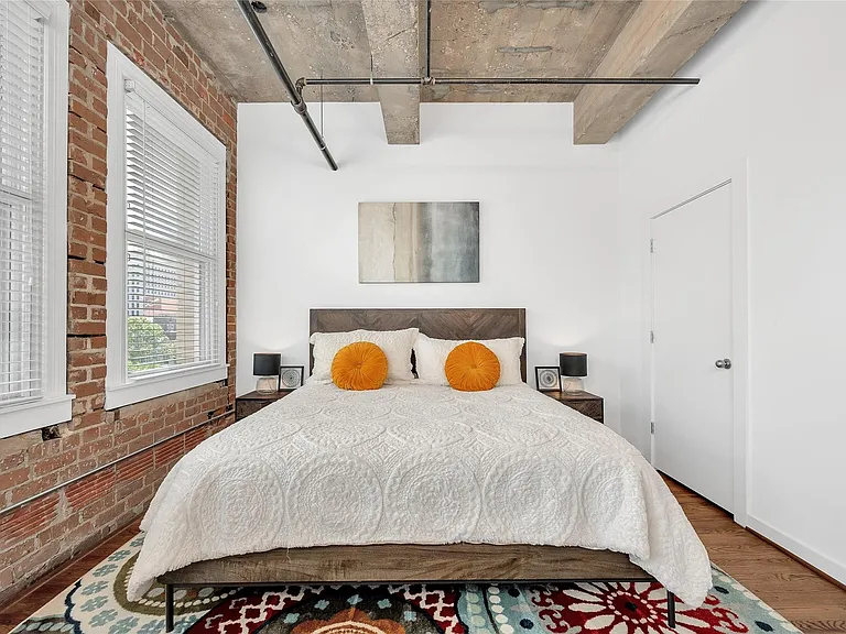 204 Travis St #4A — Photo 12