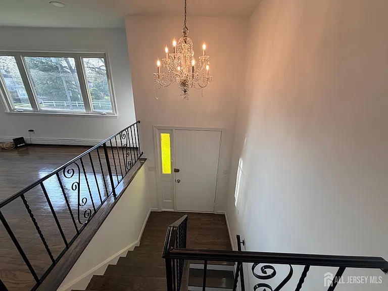 2460 Woodbridge Ave — Photo 17