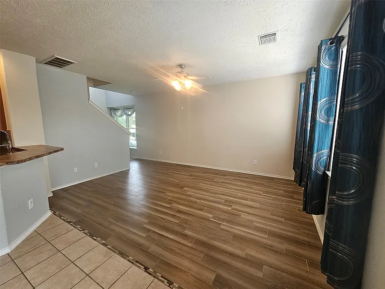 3219 Victorian Manor Ln — Photo 6