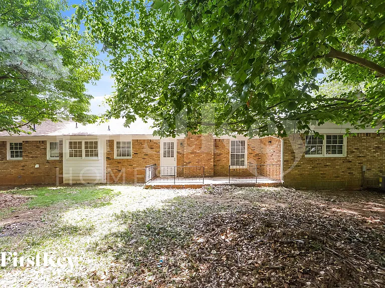1860 Gherry Dr — Photo 15