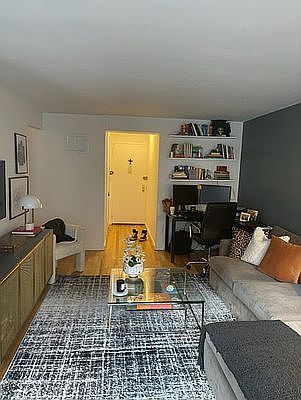 3rd image of 320 W 30th St APT 3A