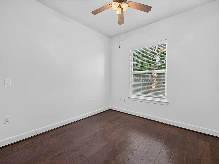 1010 Rosine St #35 — Photo 25