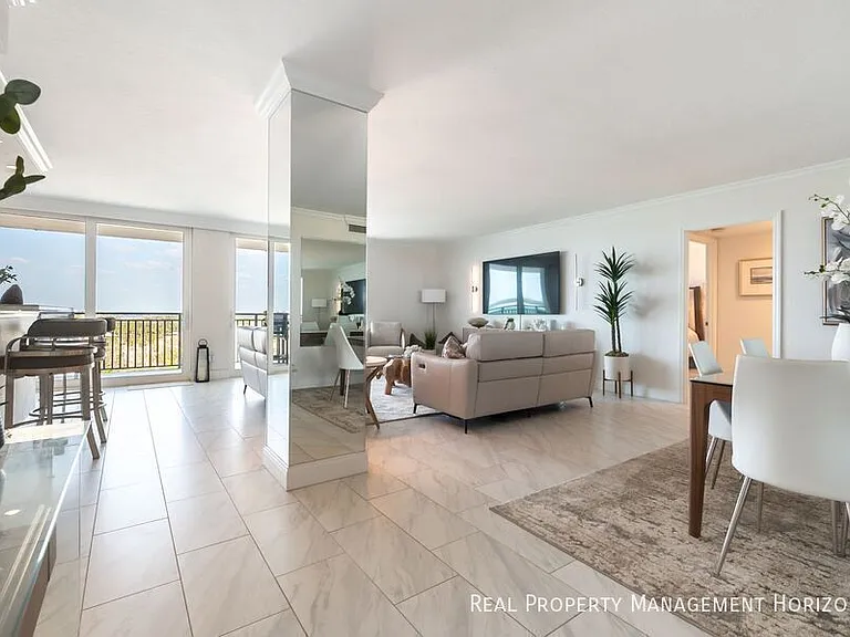 4822 Ocean Blvd #10F — Photo 1