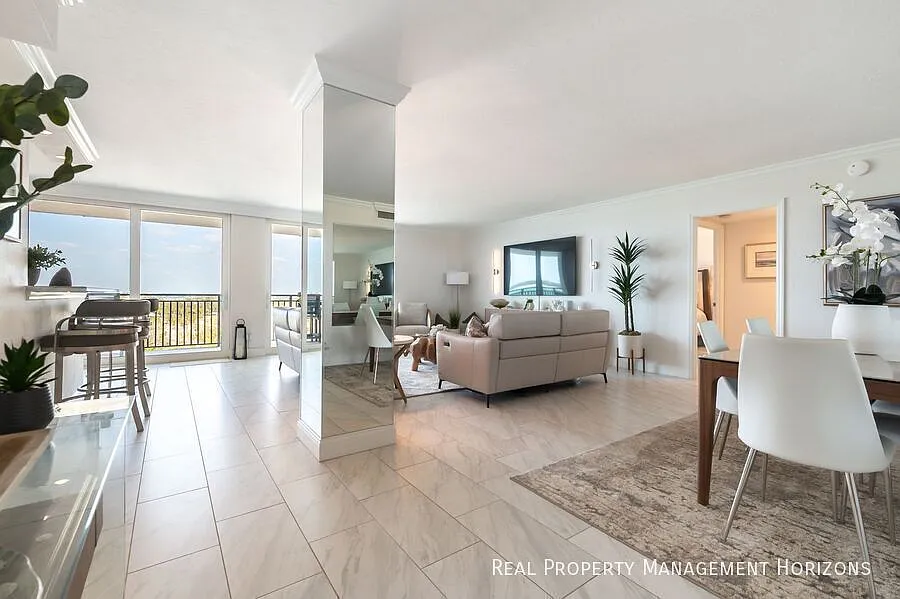 4822 Ocean Blvd #10F