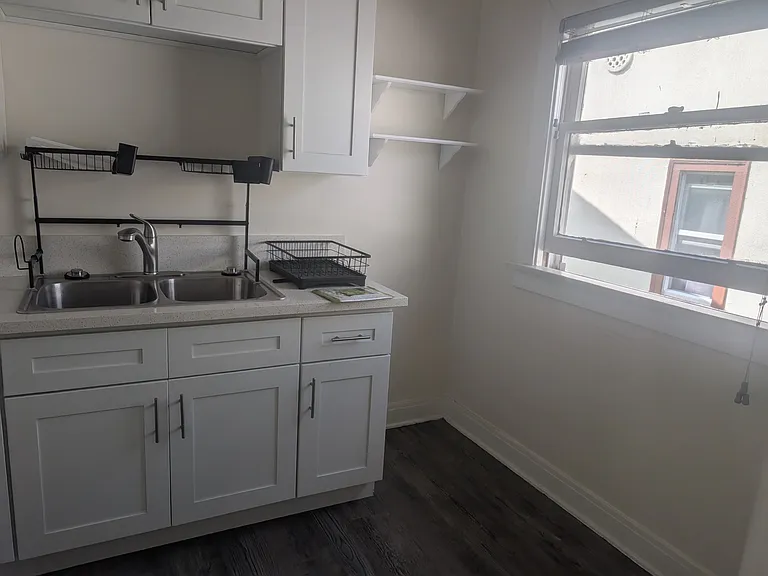 206 N New Hampshire Ave #10 — Photo 9