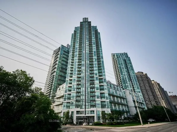220 Burnhamthorpe Rd W, Mississauga, ON