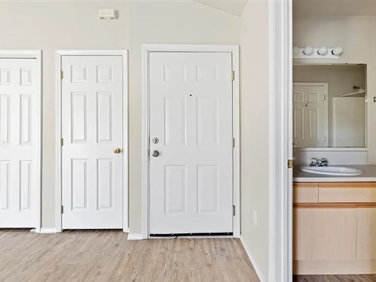 121 N Avenger Ln — Photo 5