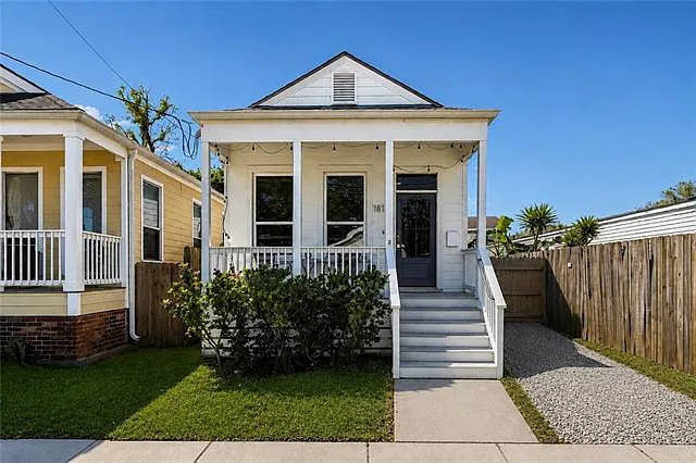 1817 Hollygrove St — Photo 2