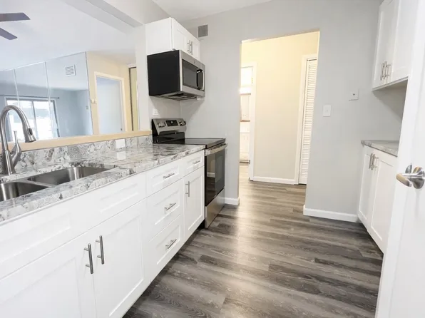 1251 Guelbreth Ln APT 203, Saint Louis, MO 63146