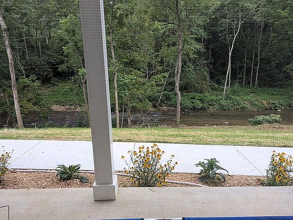 3rd image of 108 Mountain Music Dr