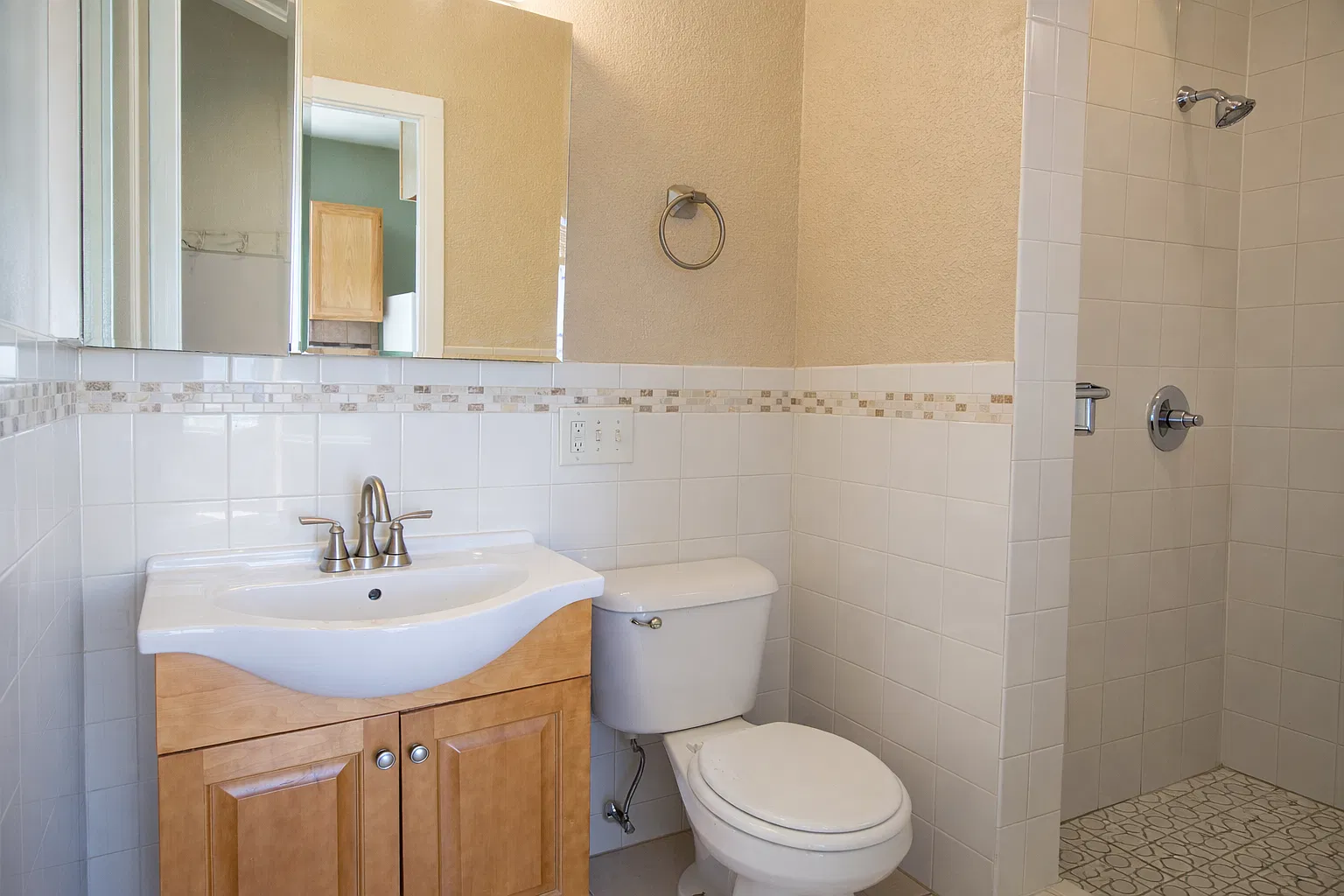 5 bed, $2,750 — Photo 2