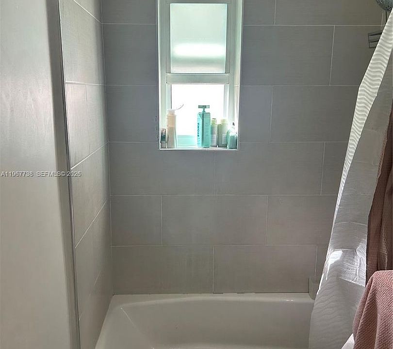 1st image of 1560 NE 129th St #1560