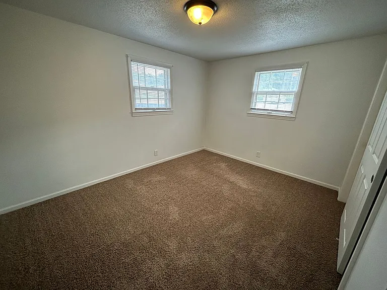 223-229 Morgan St — Photo 11