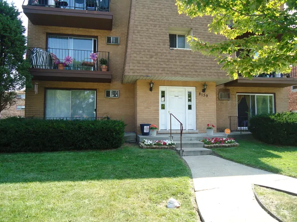 8139 W 83rd Pl APT 1E, Justice, IL 60458