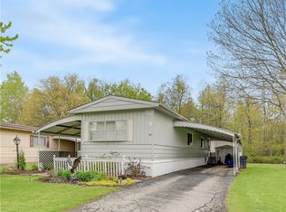 171 Brook Dr, Brookfield, OH 44403