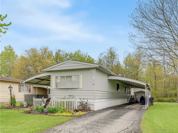 171 Brook Dr, Brookfield, OH 44403