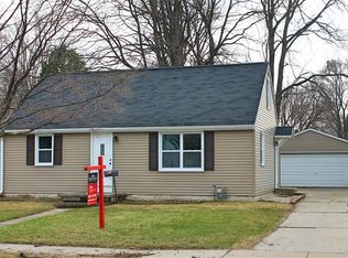 1199 Hickory Hill Dr, Green Bay, WI 54304