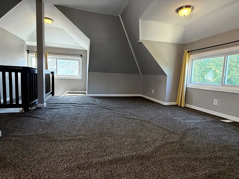 151 Calvert St — Photo 38