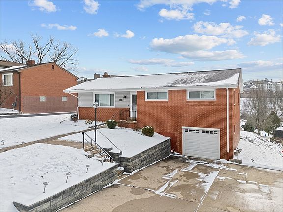 3rd image of 1251 Blue Jay Dr