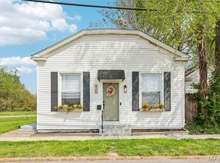 421 Wolf St, Edwardsville, IL 62025