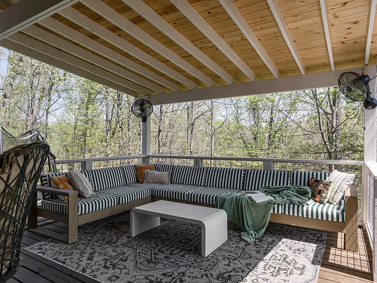 8033 Still Spring Ridge Dr — Photo 32