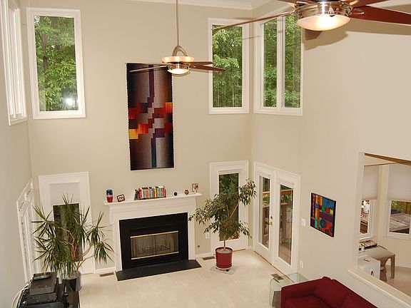 2-story family room