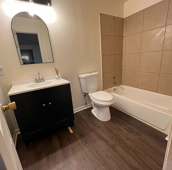3923 Roneagle St — Photo 10