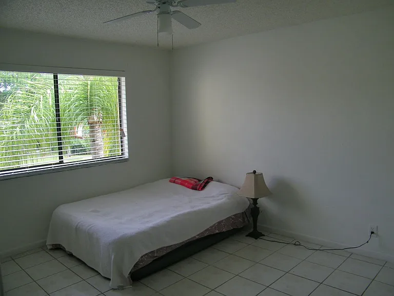 Lakeview Dr — Photo 10