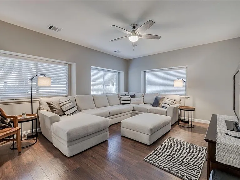 1405 Faustino Cv — Photo 13
