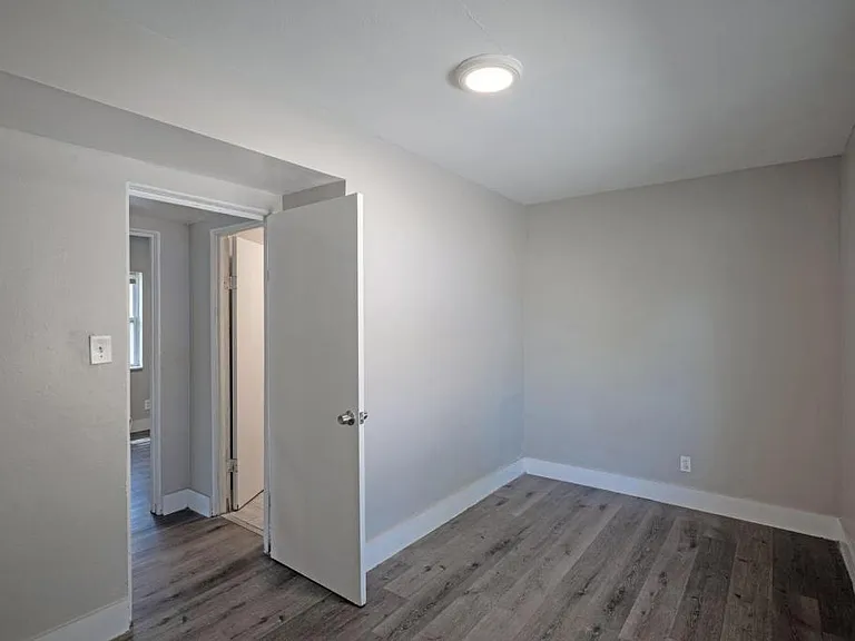 1652 N Myrtle Ave — Photo 15