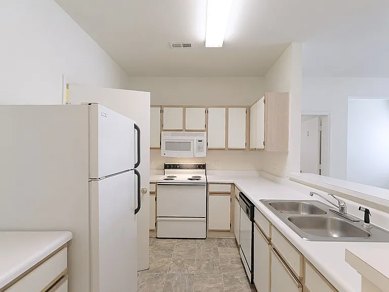 2201 Spring Garden St — Photo 21