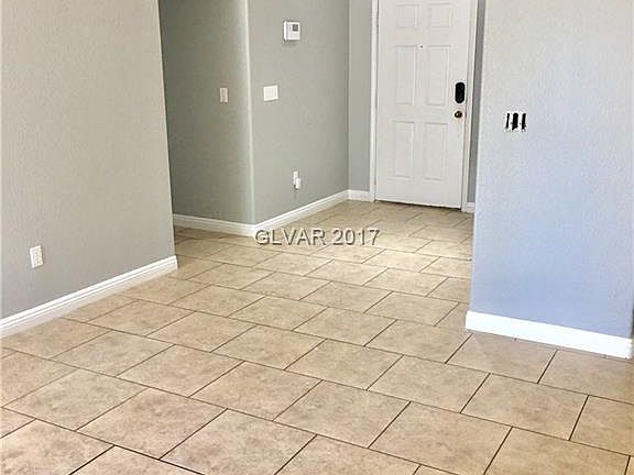 4th image of 217 Honey Locust Dr