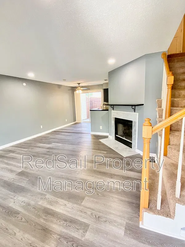 2 bed, 2.0 bath, 1008 sqft, $1,850 — Photo 3