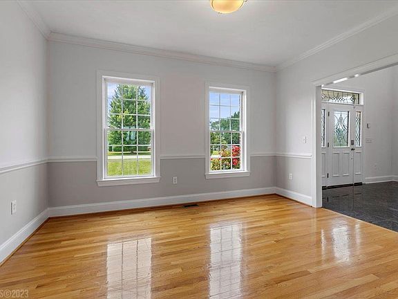 5th image of 1850 Stratford View Dr