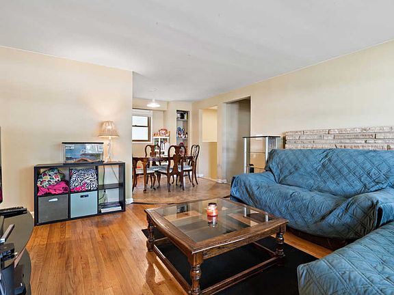 4th image of 246 S Glenwood Pl