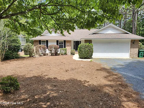 370 Sandhills Cir Photo 1