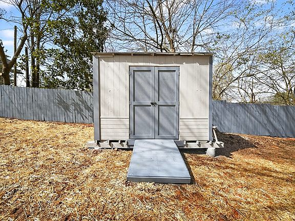 5th image of 1719 Double Churches Rd